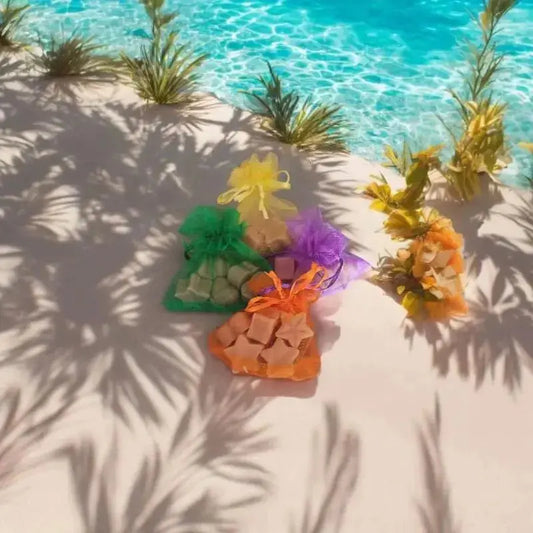 Fondant parfumée dans des sachet en Orgenza au bord de la mer avec un arrière plan des ile paradisiaque 